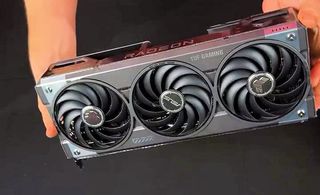 RX 9070 XT Tuf Gaming 1